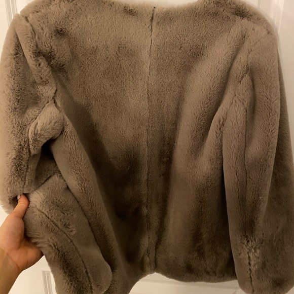 Faux Fur Jacket - Picture 5 of 5